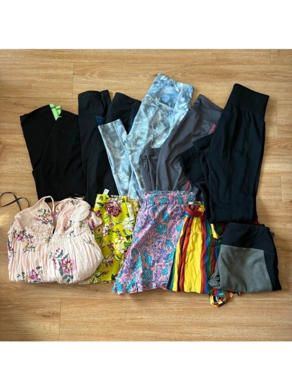 Women’s Size S Mixed Lot - 10 items